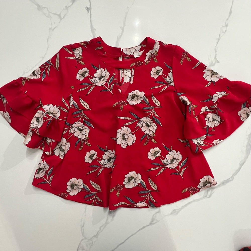 URBAN ROMANTICS red floral top size small